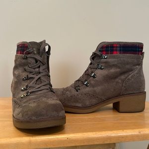 Tommy Hilfiger grey boots